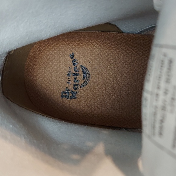 Dr. Martens white "AirWair with Bouncing Soles" boots.  Sz 8 - Picture 10 of 13